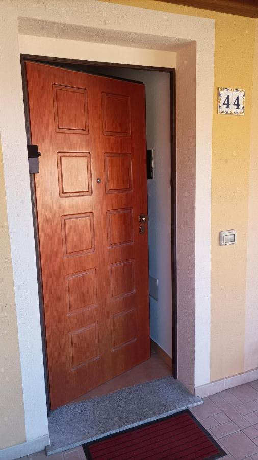 Апартаменты La Casa Di Arly Ольбия Экстерьер фото